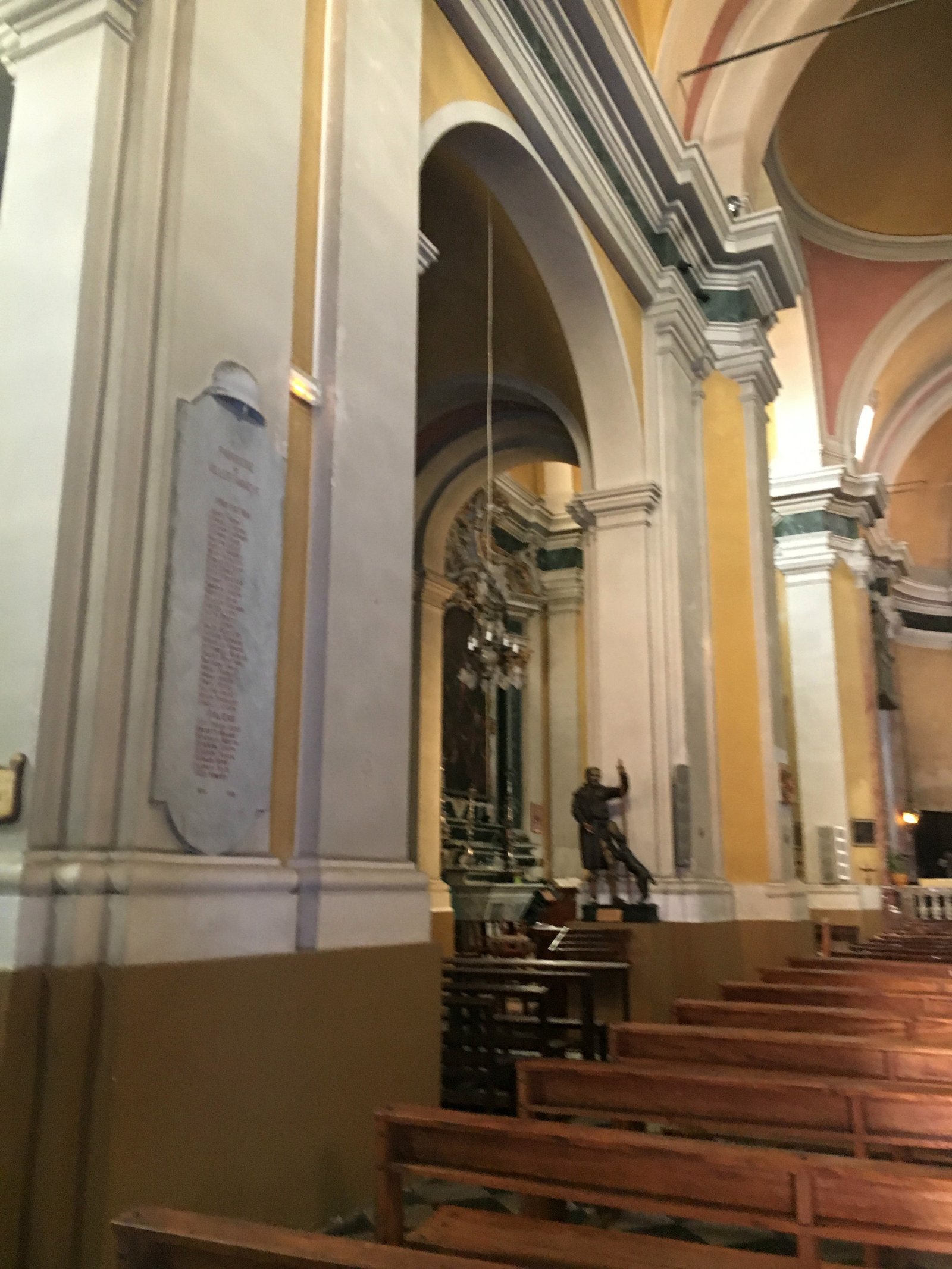 france-pews